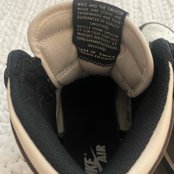 Jordan 1s Mocha high - Picture 4 of 4